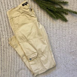 Daisy Fuentes women’s cargo khaki pants, size 12